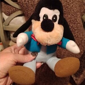 Vintage 1984 Goofy Plush from Mickey's Christmas Carol